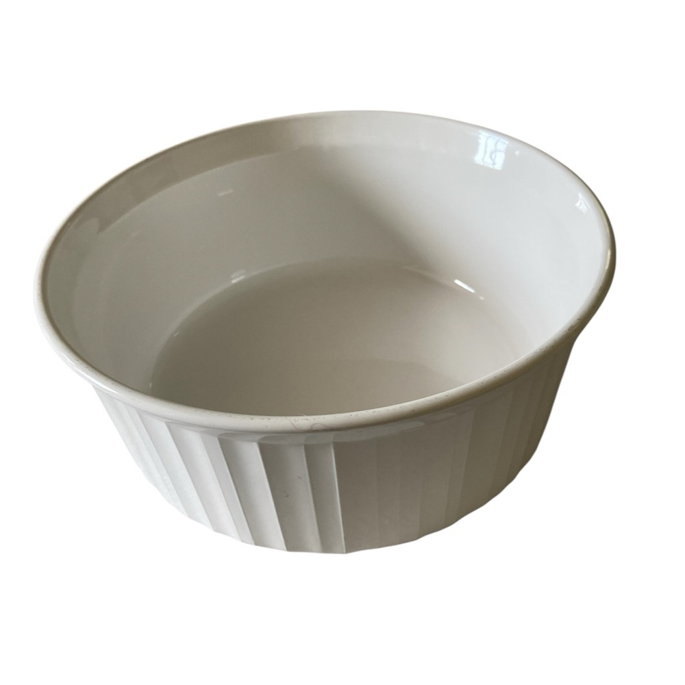 Casserole Dish Bowl White Round Medium Size by Corningware 2.5 Liter 9” Diameter